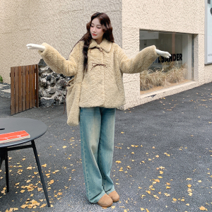 浅黄色皮毛一体毛毛短外套2025新款女冬季独特漂亮百搭棉服夹克图片