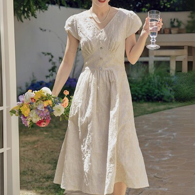 好在自制 伯明翰诗集 小个子重工浮雕刺绣收腰手工V领杏色连衣裙