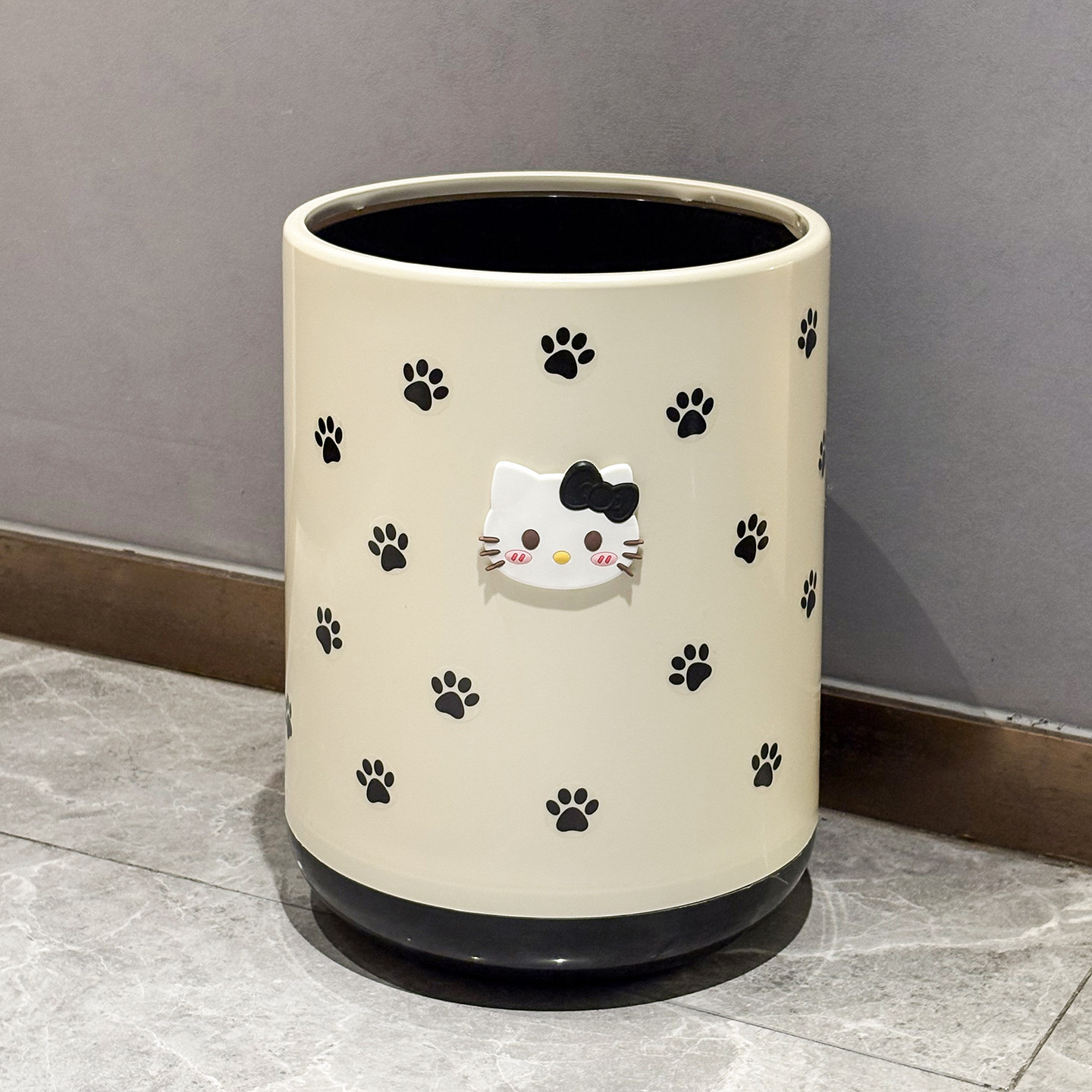 2026新款垃圾桶家用有盖卧室可爱客厅大号容量厨房卫生间专用可爱