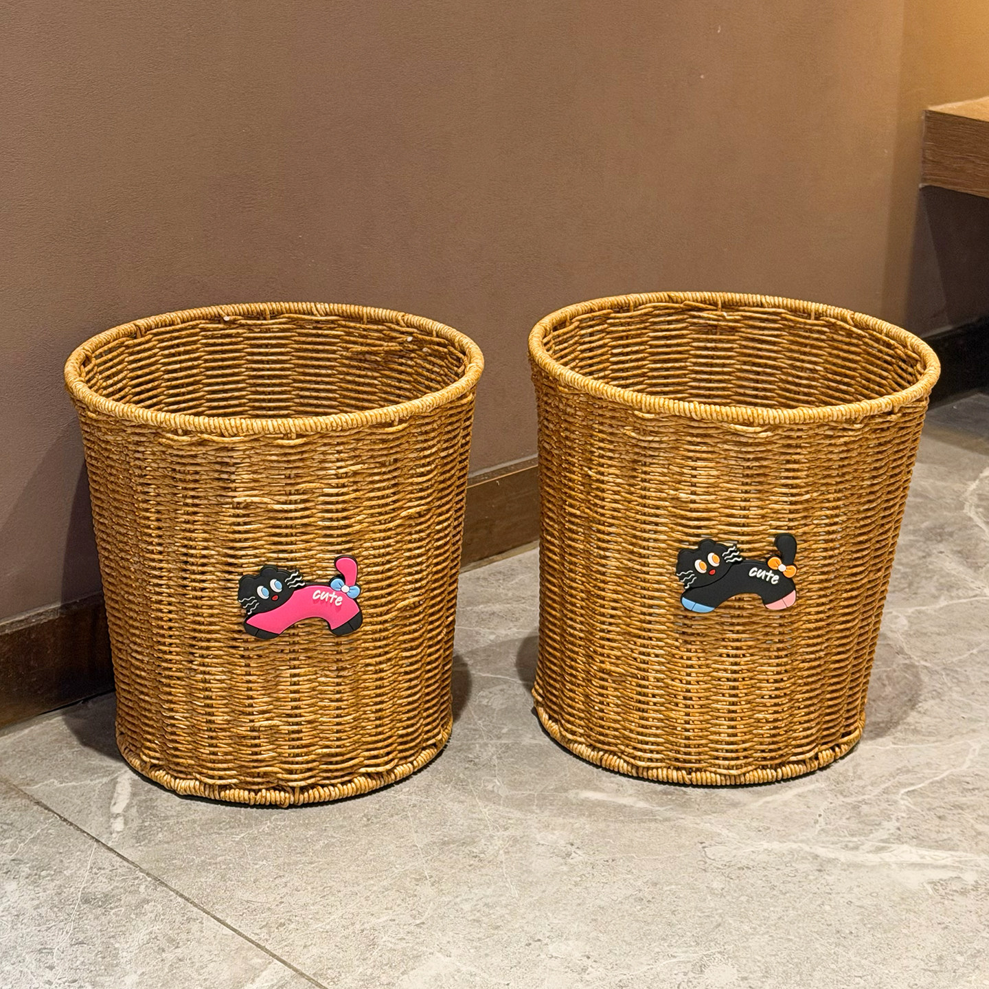 高颜值卡通藤编家用垃圾桶
