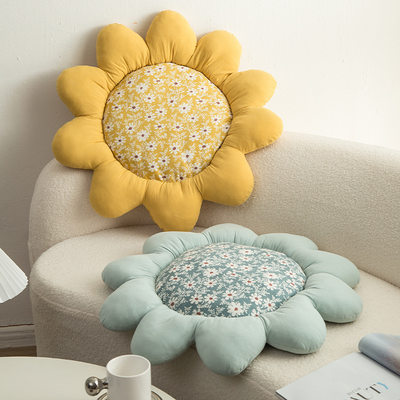 Small fresh flower pillow, bay window pillow, creative shap