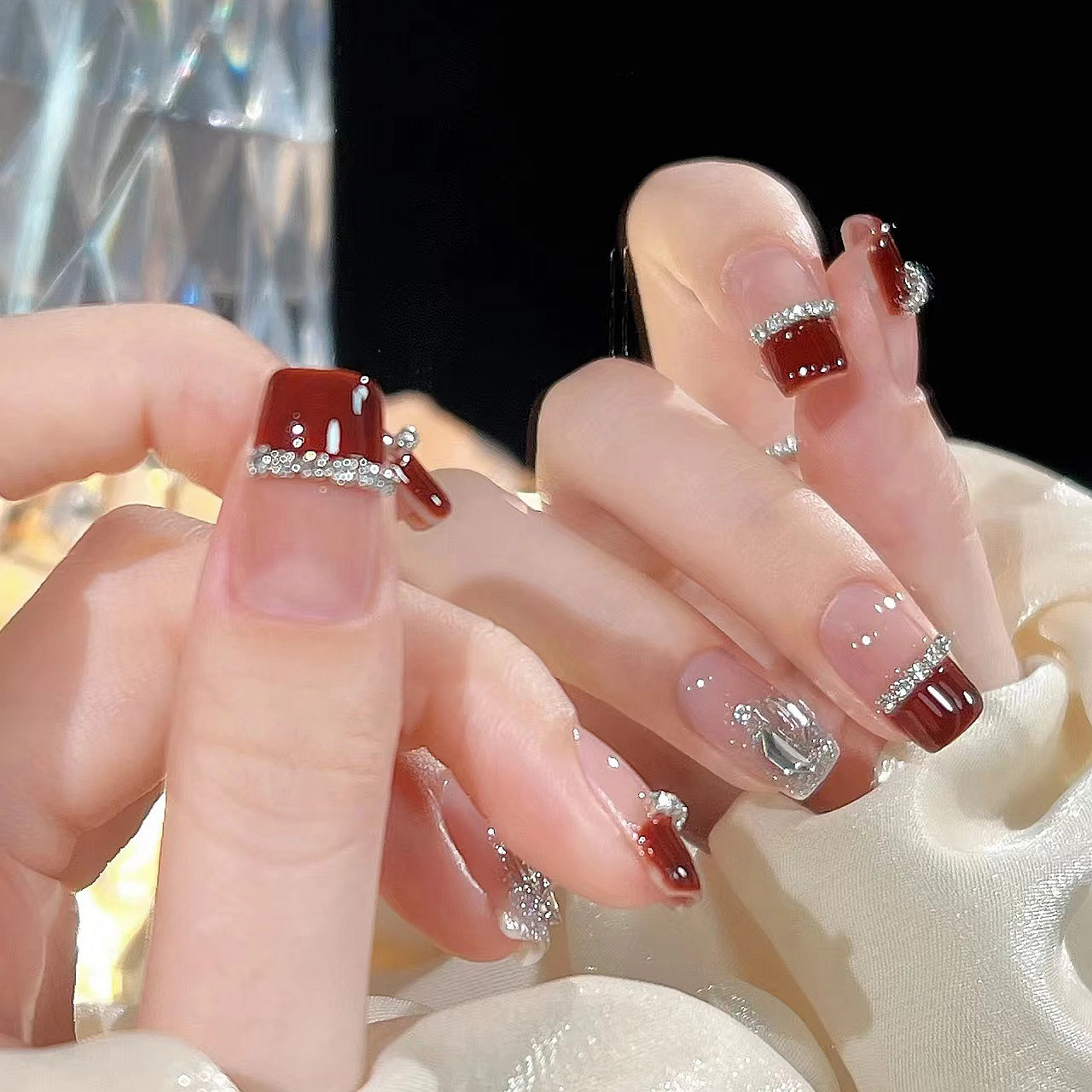 穿戴甲初秋酒红半法式链条气质高级感小红书同款手工定制美甲贴片