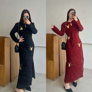 肉卷家微胖大码女烧花立体浮雕刺绣新年旗袍胖mm新中式修身连衣裙