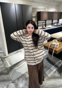 肉卷家微胖大码女装绵羊毛宽松韩系软糯大毛衣连帽针织冬开衫上衣