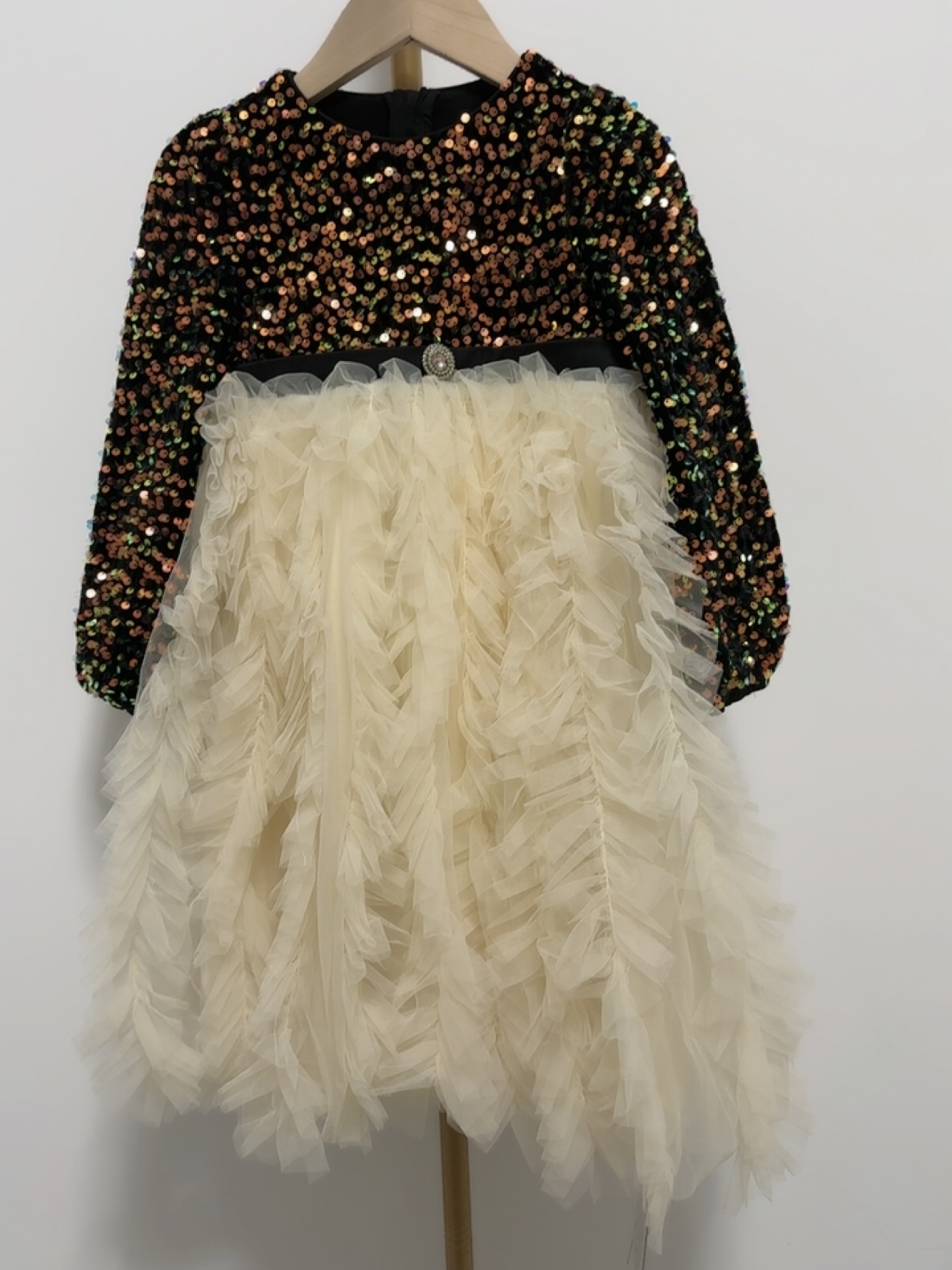 宝儿w女宝黑色亮片连衣裙,后背蝴蝶结设计,抓绒款,0929