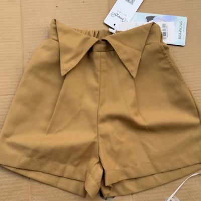【特】B品牌女宝卡其色休闲短裤，腰前有设计，身高加十拍，9828