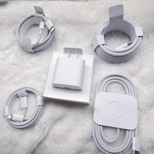 适用苹果20W磁吸手机充电器