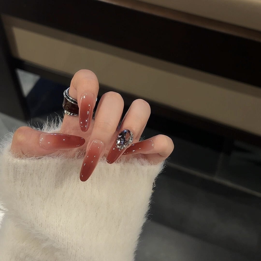 显白浆果红手工穿戴甲气质法式渐变镶钻高级爆闪K9钻可拆卸美甲片