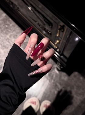 浆果红色晕染手绘玫瑰跳色堆钻御姐新年氛围高级显白手工穿戴美甲
