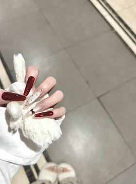 红丝绒甜心红色手工穿戴甲法式高级满钻波点蝴蝶结新年氛围感美甲