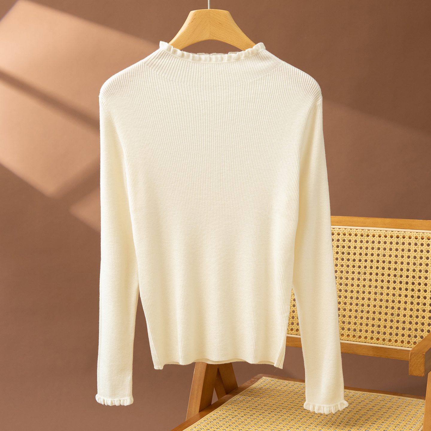 精致漂亮花边领精纺羊毛打底衫女