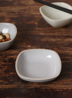 外贸出口日韩中式粗陶复古手作风古朴无釉边浅灰米色陶瓷味碟小碗