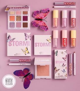 绝版！Kylie女儿Stormi联名系列唇蜜腮红唇釉套装