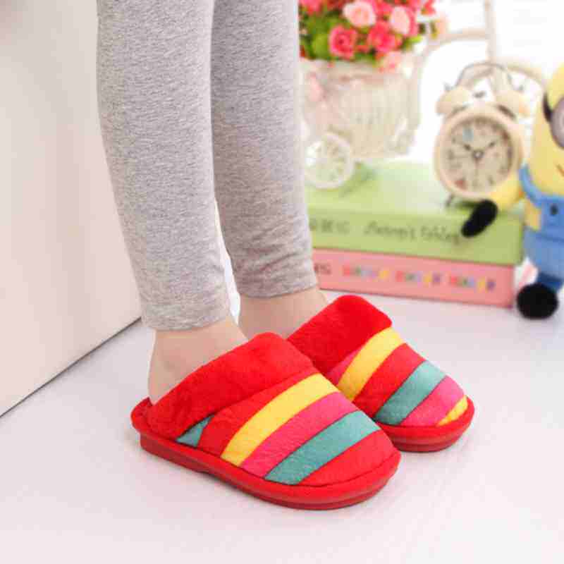 Pantoufles enfants en suède pour hiver - semelle plastique - Ref 1031783 Image 1