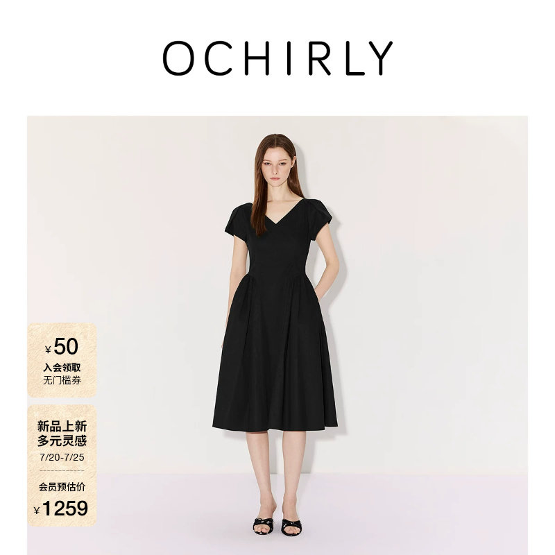 [新品]OCHIRLY欧时力连衣裙2026夏褶皱掐腰绑带显瘦小黑裙白裙