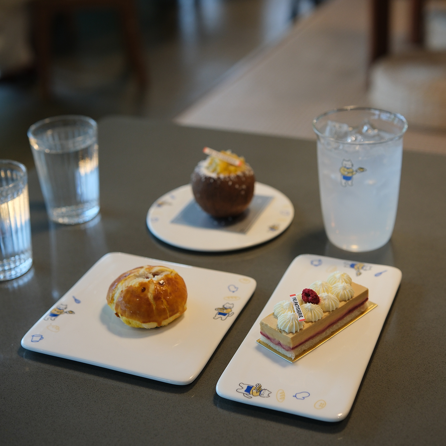 原创可爱小猫陶瓷平盘甜品蛋糕盘