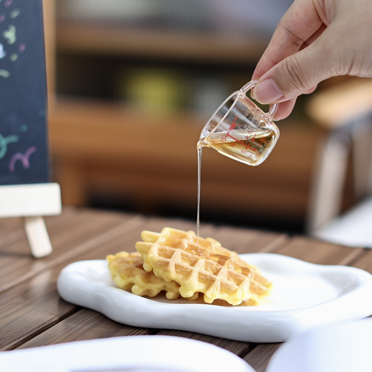 原单小号迷你量杯咖啡加奶杯奶盅透明塑料刻度杯子蜂蜜酱汁杯 厨房/烹饪用具 杯子 原图主图