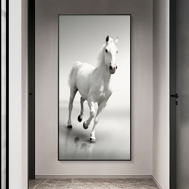 玄关装饰画白马骏马动物寓意好走廊竖版马到成功现代有框黑白挂画图片
