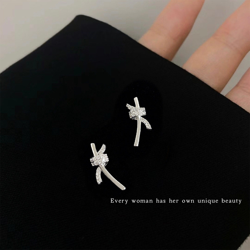 小众设计师锆石绳结耳钉时尚简约个性通勤飘带蝴蝶结高级感耳饰女