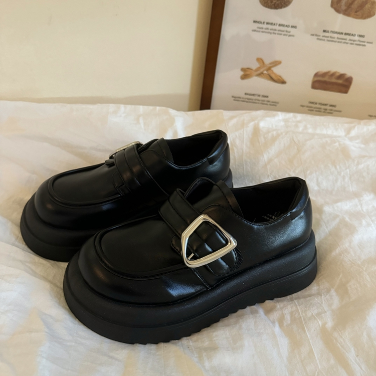 复古黑色厚底小皮鞋女配裙子