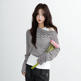 2026春季 T恤女 新款 长袖 白色背心 两件套条纹罩衫 万有引力博物馆