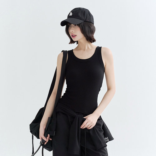万有引力博物馆 带胸垫吊带小背心女夏季2025新款修身遮副乳上衣