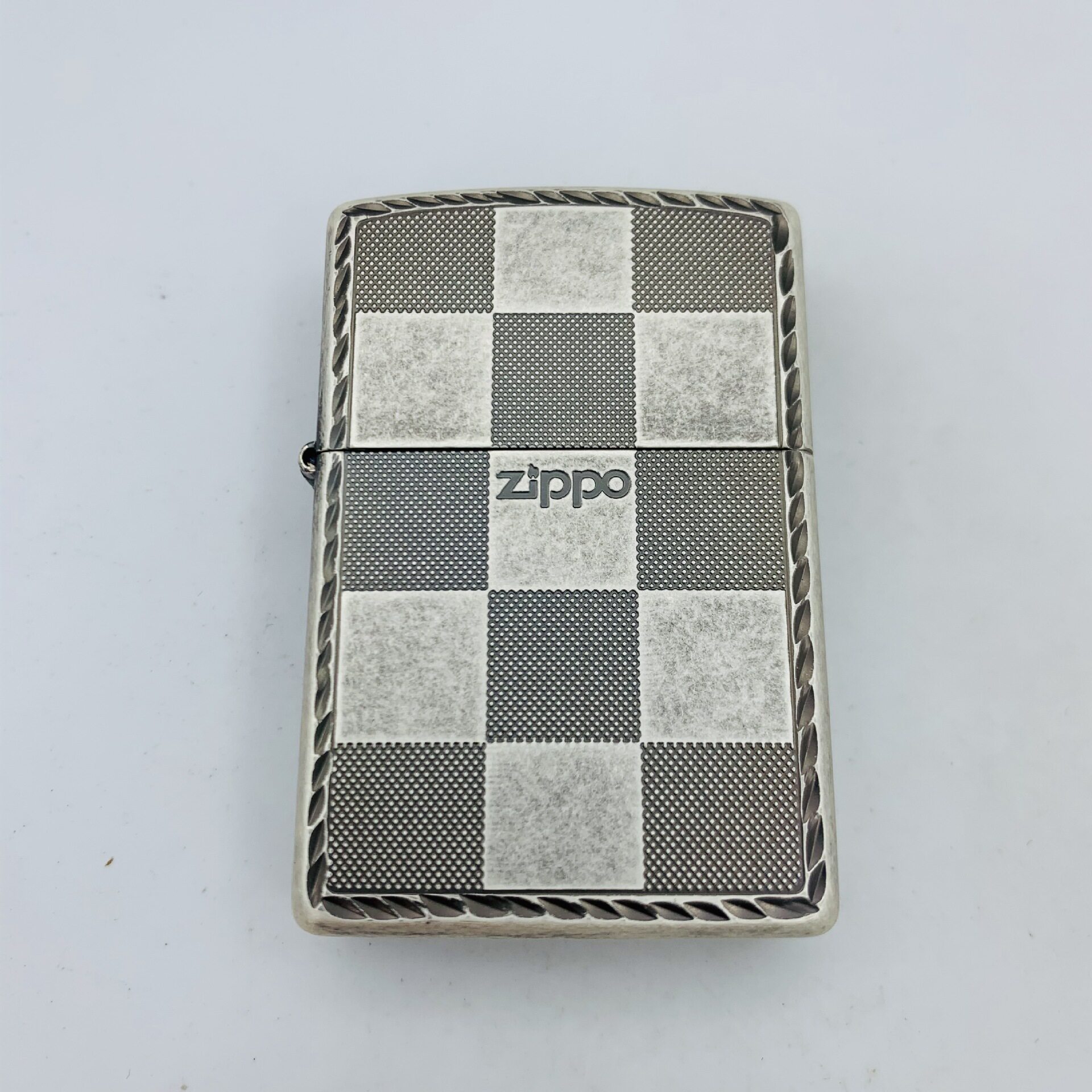 zippo芝宝煤油打火机正品 韩版原装正版 古银方格子图腾 男士礼物