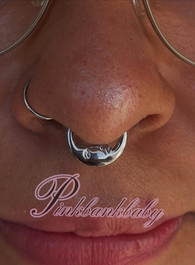F136/G23钛合金鼻环Moon Face Hinged Segment Clicker Ring