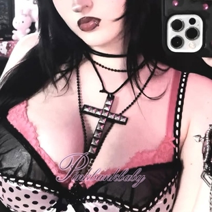 原创自制小众个性y2k哥特朋克摇滚亚文化四方钉珠超大十字架项链