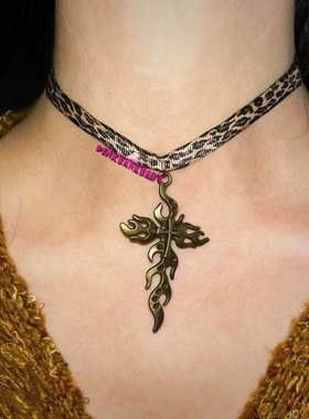 小众小众十字架吊坠豹纹女做旧