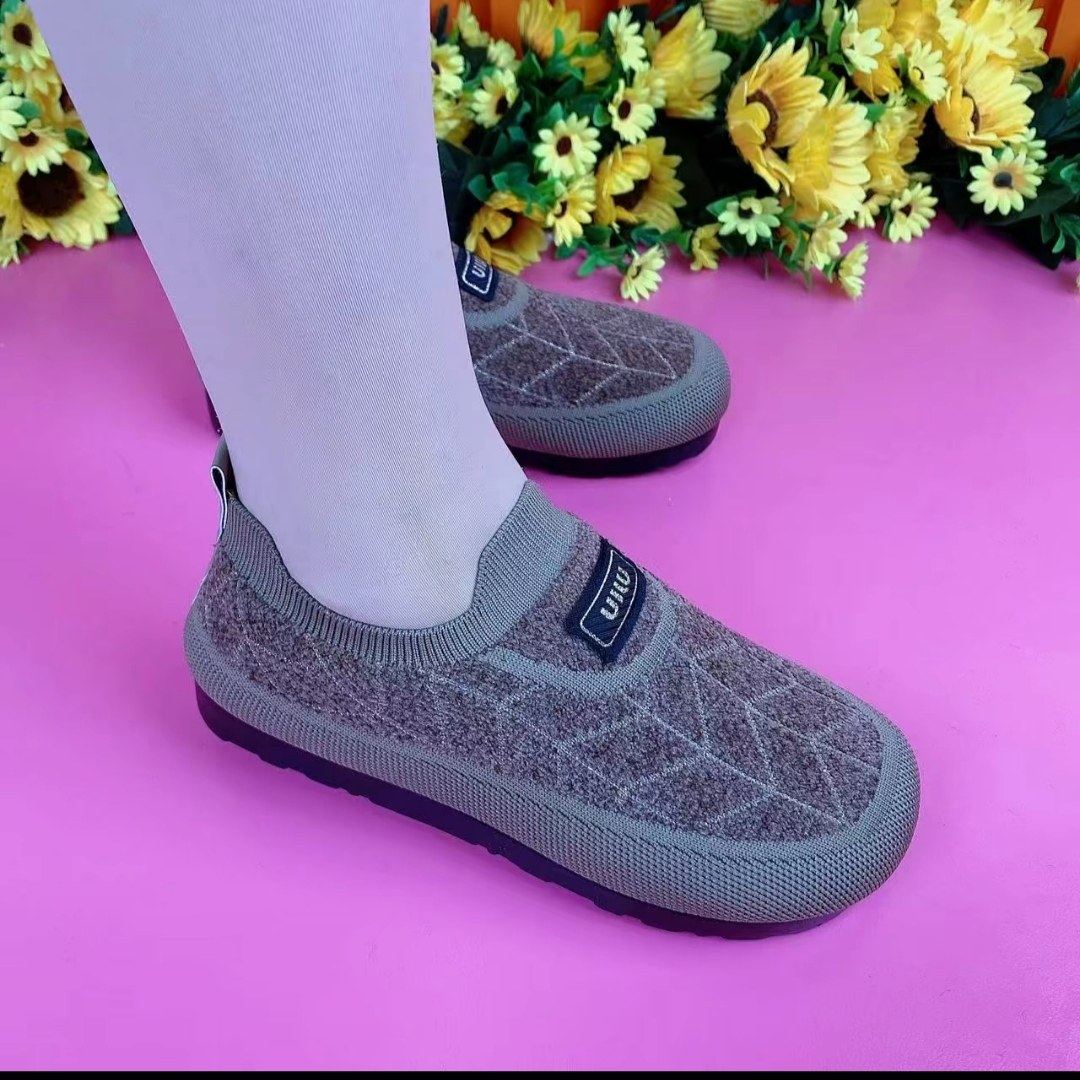 新款冬季加绒加厚女士棉鞋老北京保暖中老年休闲平底舒适妈妈棉靴