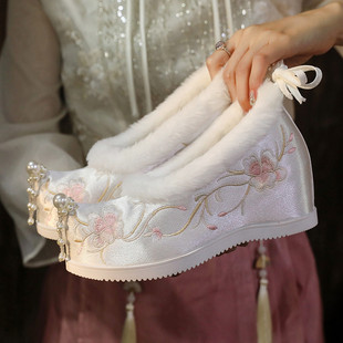 秋冬古风鞋子女汉服鞋加绒内增高翘头履绣花鞋百搭配古装明制宋制