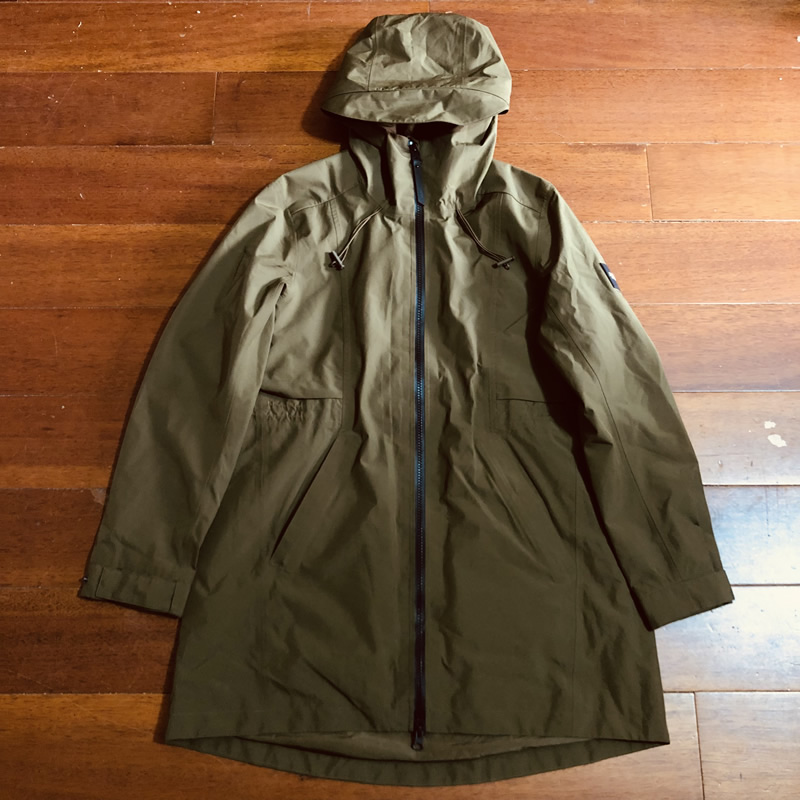 AIGLE防水透气连帽女冲锋衣外套