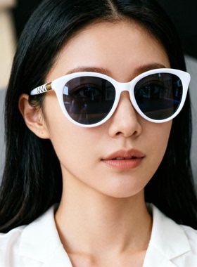时髦设计款墨镜复古时尚女士白框