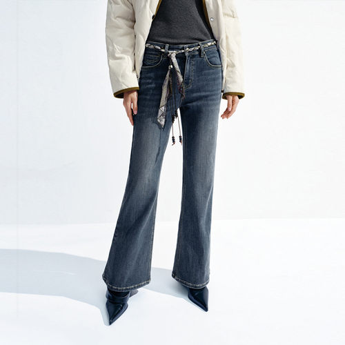 UR国内代购2025冬季女装复古摩登丝巾腰带喇叭牛仔长裤UWH850106