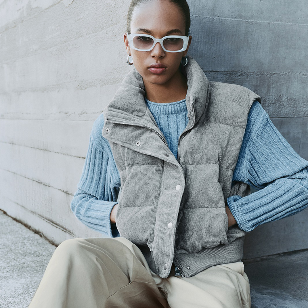 UR国内代购2025冬季女装休闲百搭时尚简约立领无袖棉服UYY150063