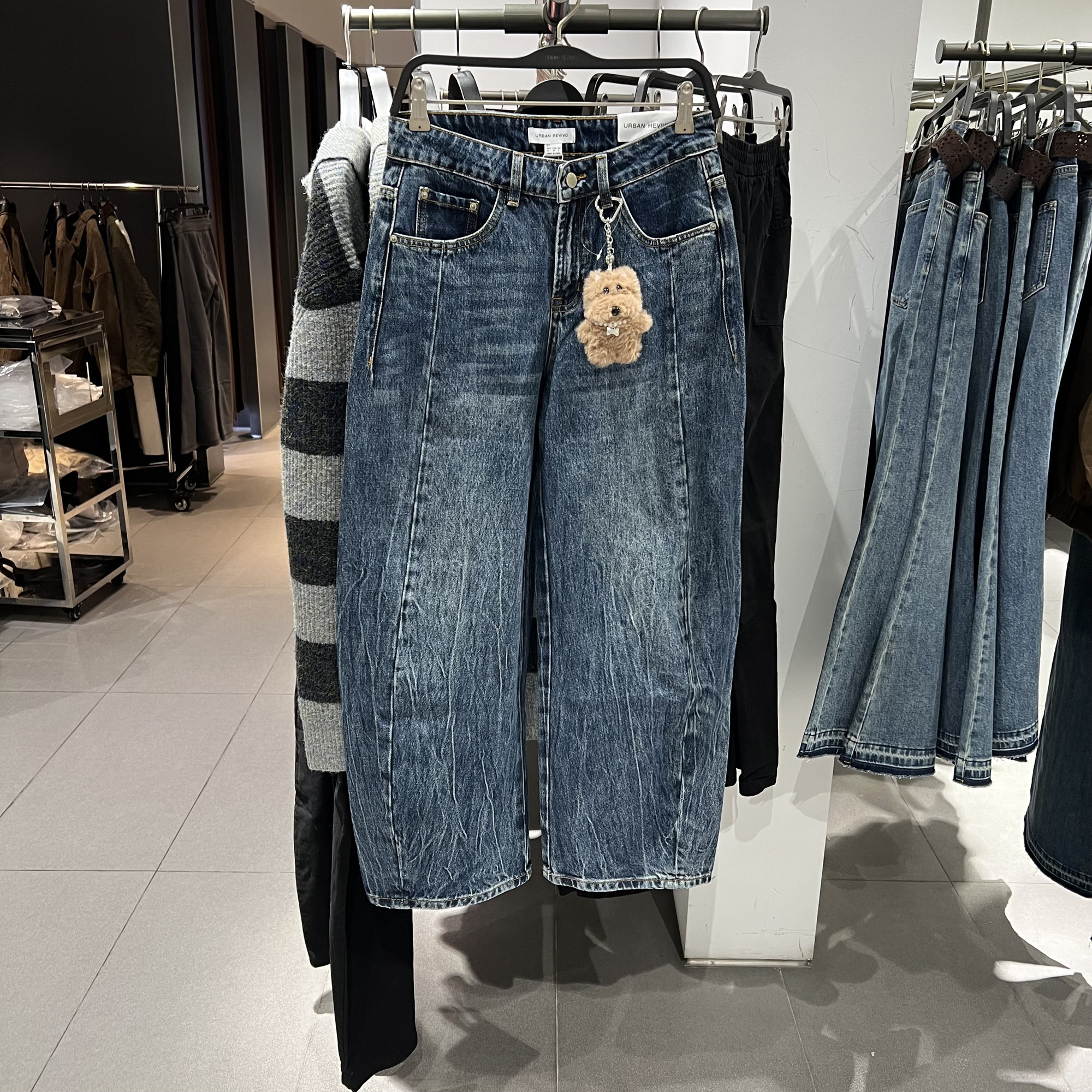 UR国内代购2026春季女装潮流水洗挂件棉质弯刀牛仔长裤UYV860005,女装/女士精品,牛仔裤,淘宝优惠券,粉丝福利购,淘宝优惠卷