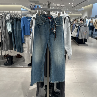 复古休闲风趣味挂饰牛仔长裤 女装 UYV850169 2025秋季 UR国内代购