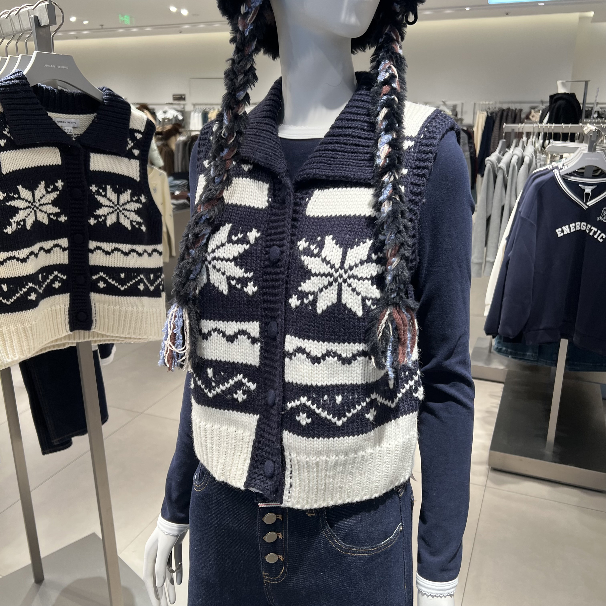 UR国内代购2025冬季女装休闲费尔岛短款马甲针织开衫UYL950272