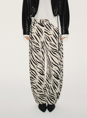 UR国内代购2026春季女装经典丹宁斑马纹弯刀休闲长裤UWH860010