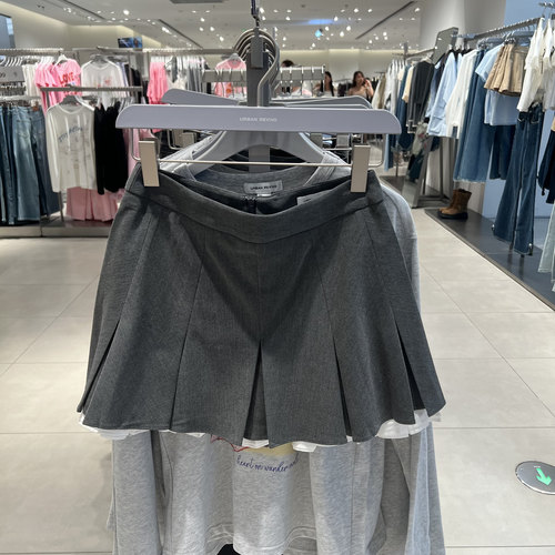 UR国内代购2025冬季女装休闲格雷系褶皱拼接超短半裙UYL550121