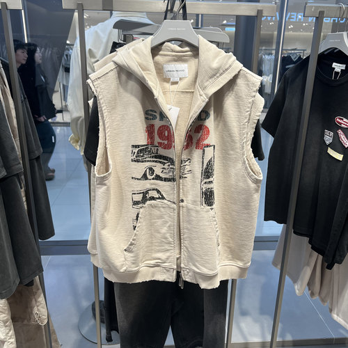 UR国内代购2025春季男装潮流美式休闲撞色印花连帽马甲UMV150023