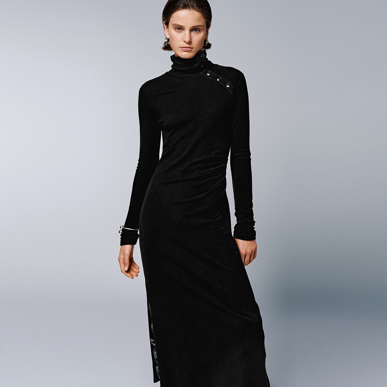 UR国内代购2025冬季女装潮流立领不规则纽扣褶皱连衣裙UWJ750113