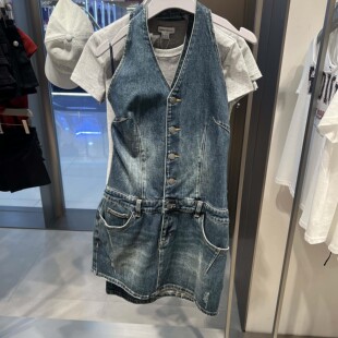 UR国内代购2026夏季女潮流水洗挂脖露背超短牛仔连衣裙UYV860092