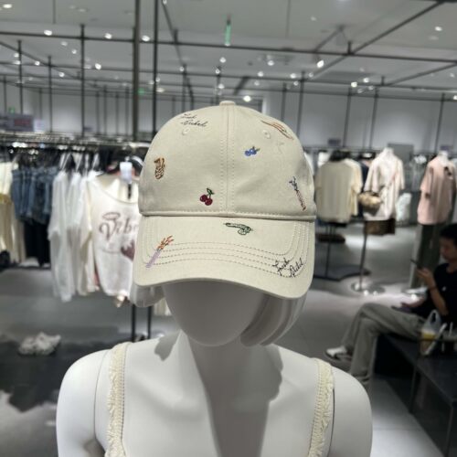 UR国内代购2026夏季女士时髦俏皮休闲趣味刺绣棒球帽UAYA60197