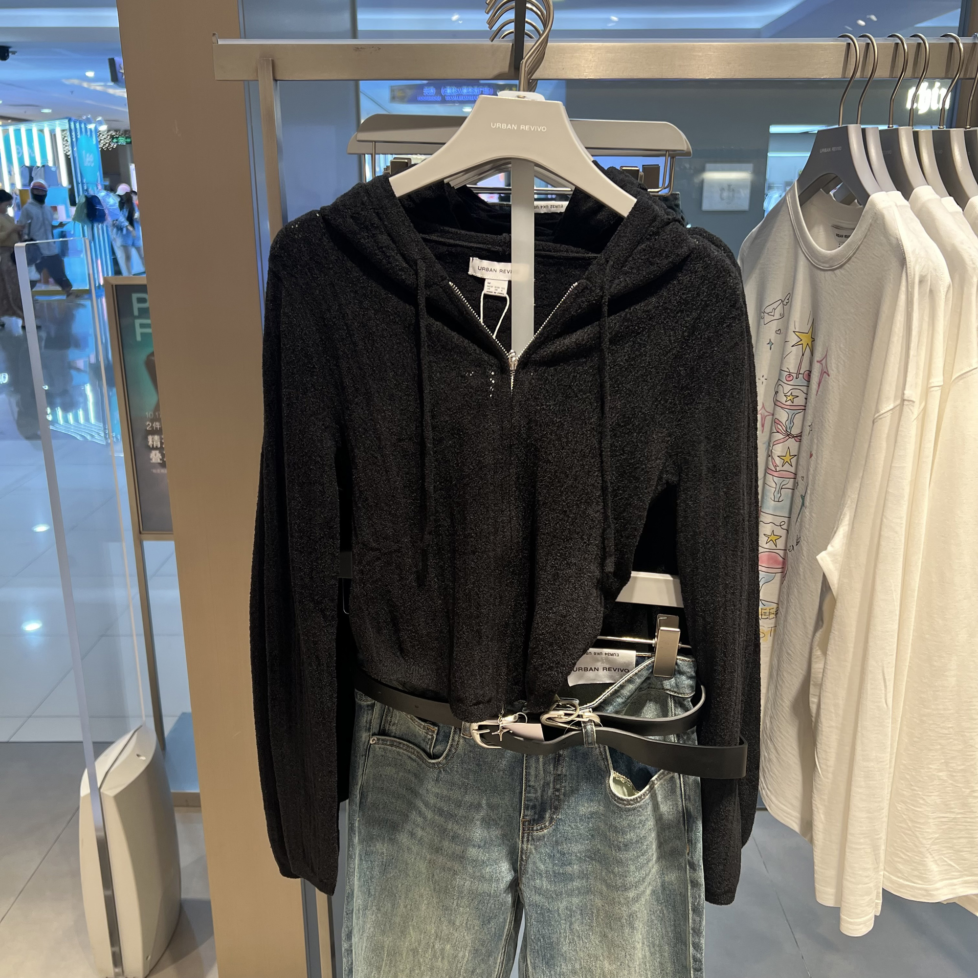 UR国内代购2025冬季女装潮流镂空连帽修身短款针织开衫UYV950089