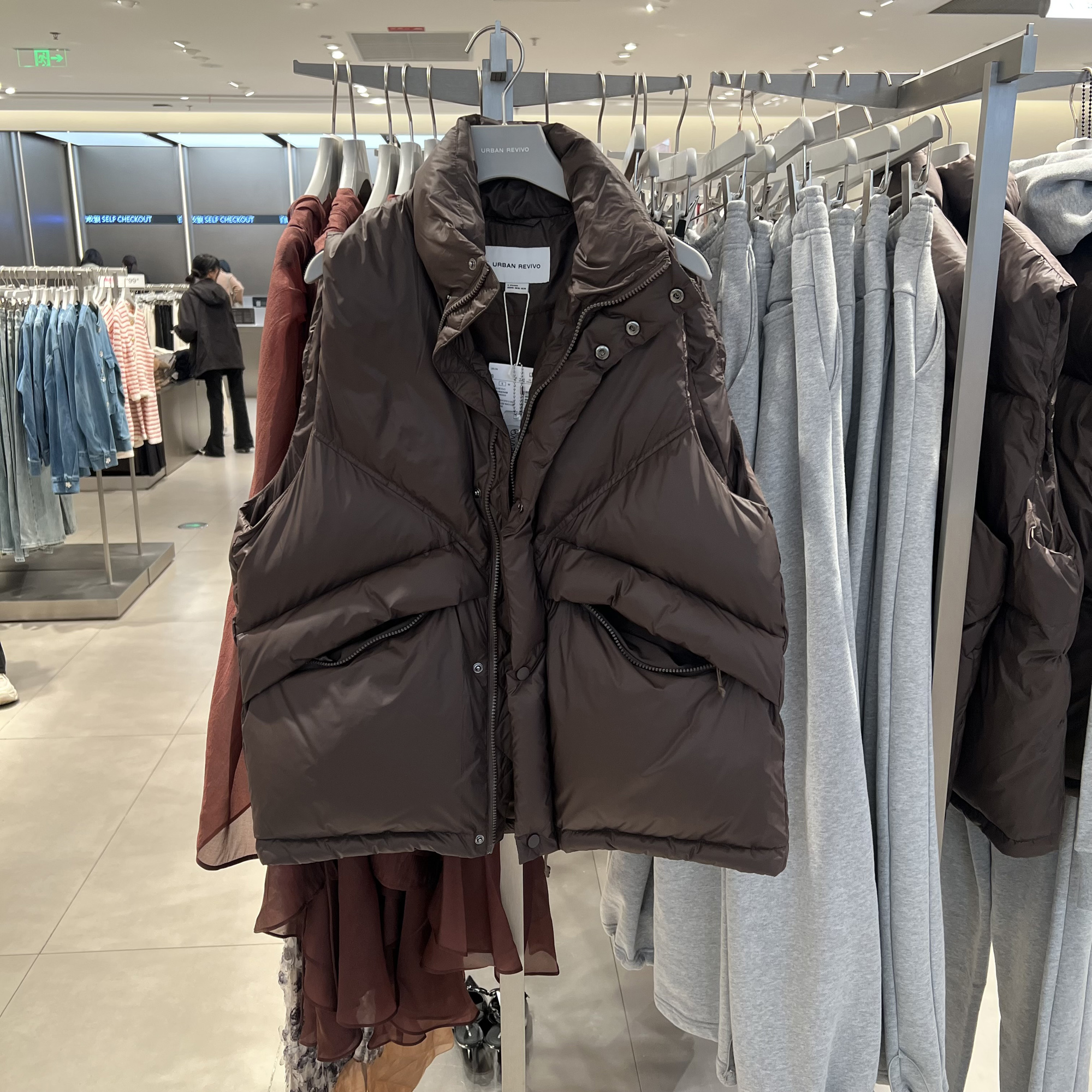 UR国内代购2025春季男装轻户外休闲运动立领马甲羽绒服UMS140002