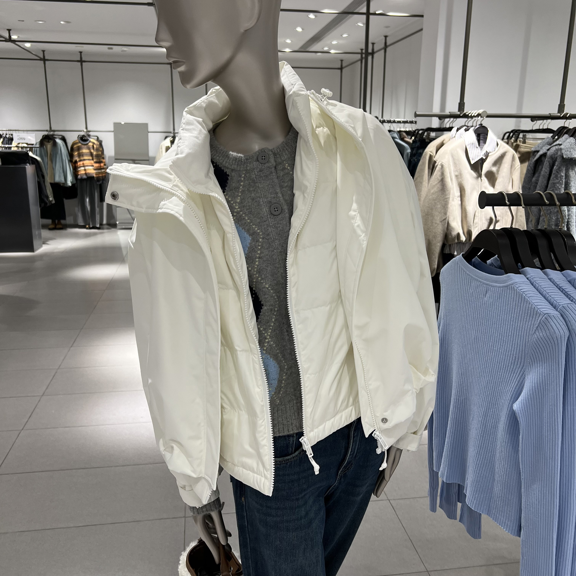 UR国内代购2025冬季女流光风休闲连帽抽绳宽松羽绒外套UYL150106