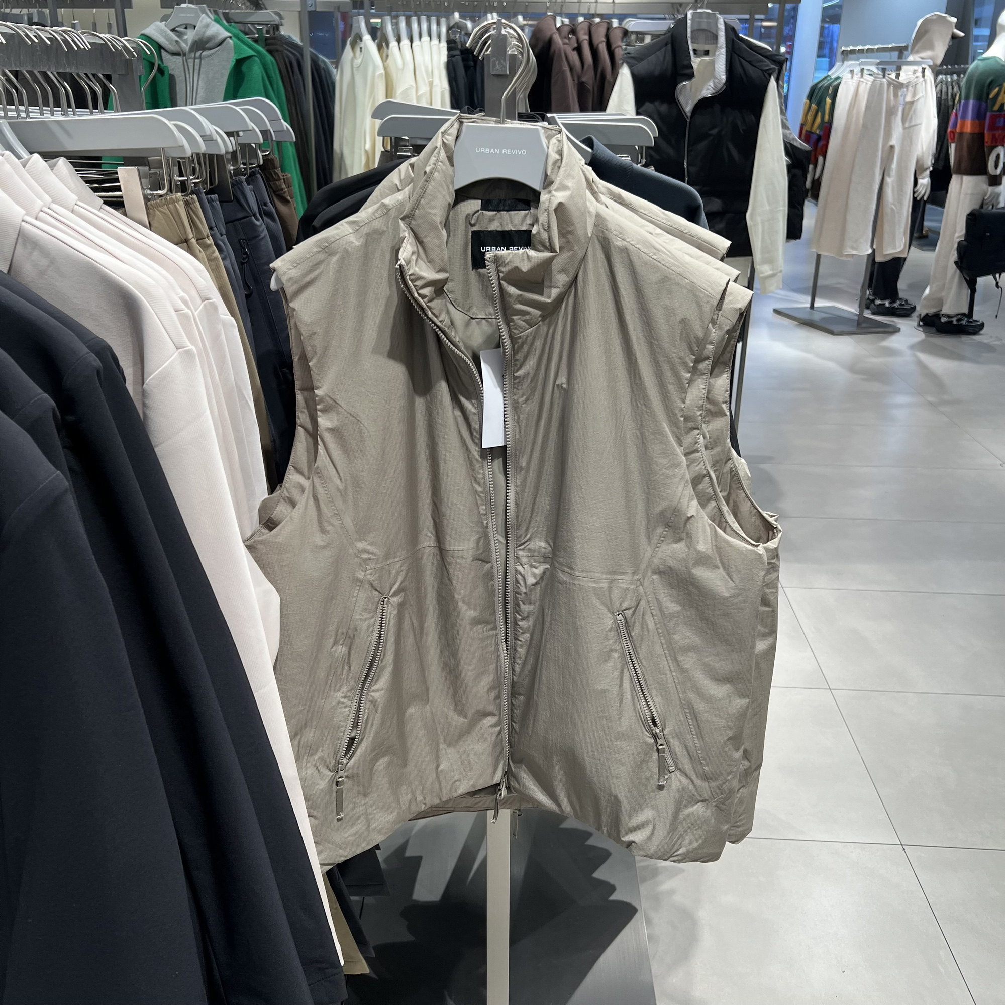 UR国内代购2026春季新款男装休闲机能立领拉链插袋马甲UMT160002,男装,常规马甲,淘宝优惠券,粉丝福利购,淘宝优惠卷