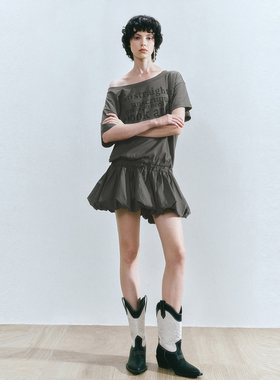 UR国内代购2025夏季女装时髦个性休闲字母花苞连衣裙UYL750075